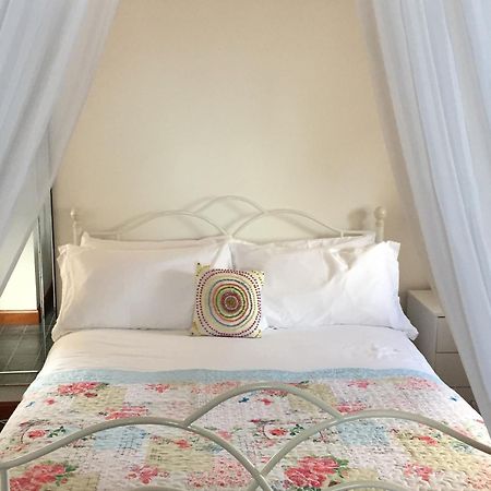Pew With A View - Seafront Cottages Sandhaven Chambre photo