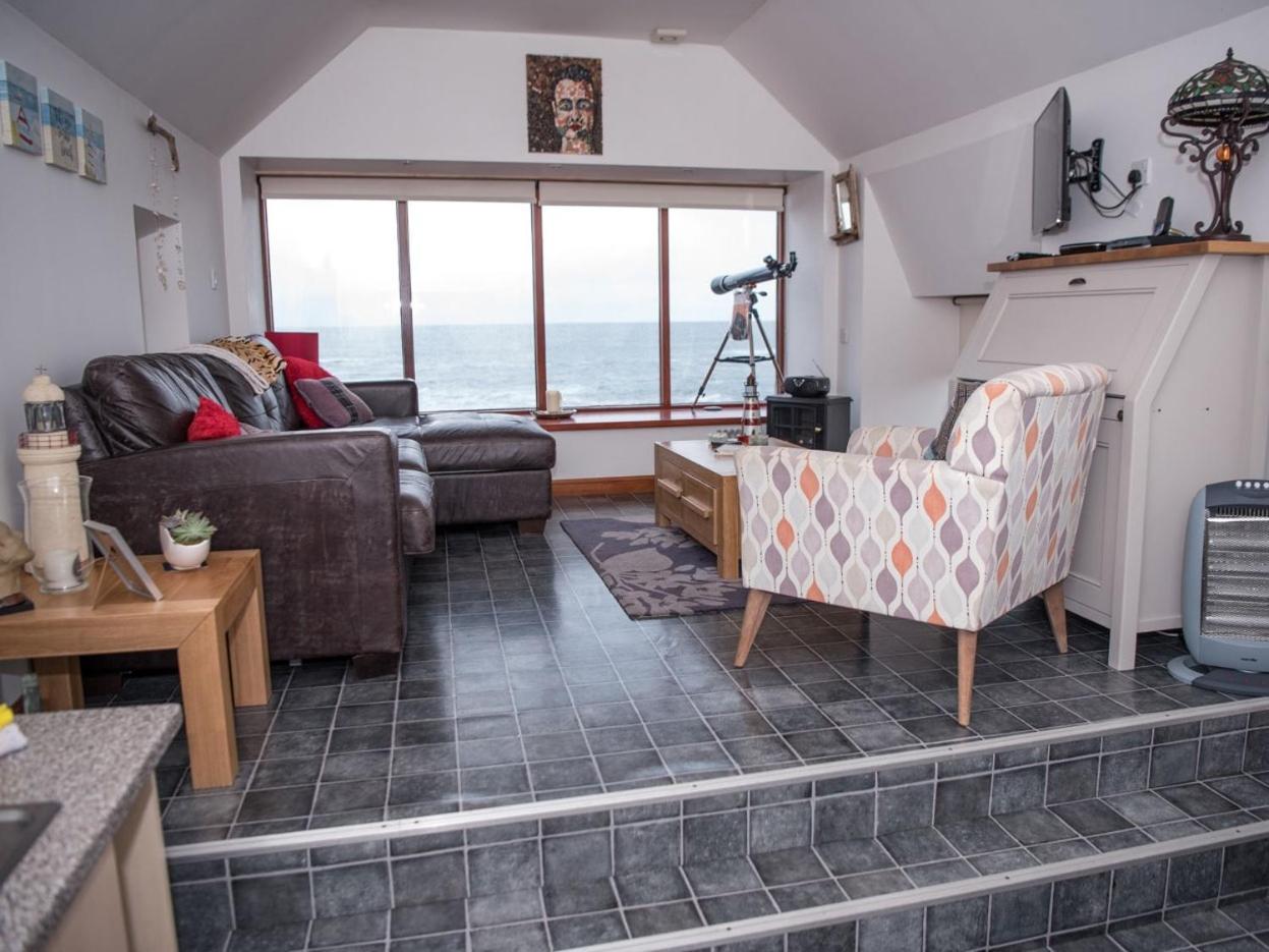 Pew With A View - Seafront Cottages Sandhaven Chambre photo